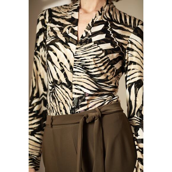 JOSEPH RIBKOFF Gold Metallic Print V-Neck Long Sleeve Blouse Women's Size 2 - Picture 3 of 10